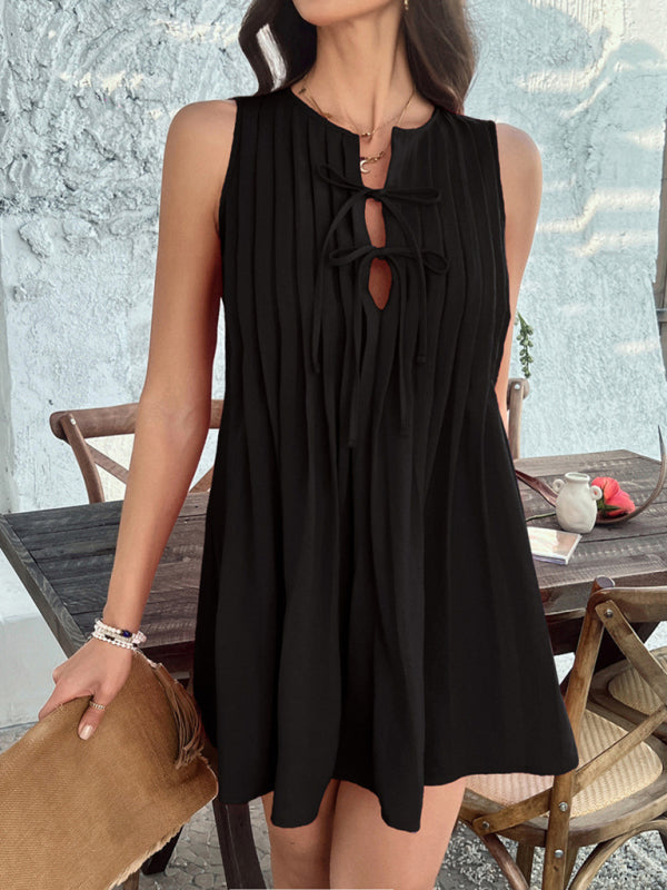 Casual holiday style solid color lace up pleated sleeveless dress