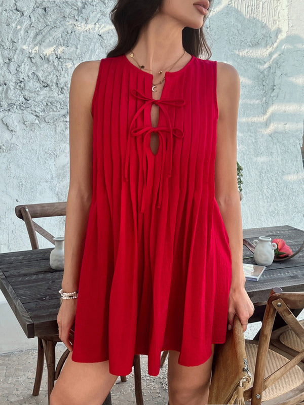 Casual holiday style solid color lace up pleated sleeveless dress