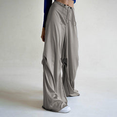Weite Baggy-Hose aus Satin mit niedriger Taille und Kordelzug - Grau