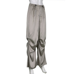 Weite Baggy-Hose aus Satin mit niedriger Taille und Kordelzug - Grau