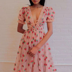 Süßes Kleid mit Fruchtpailletten