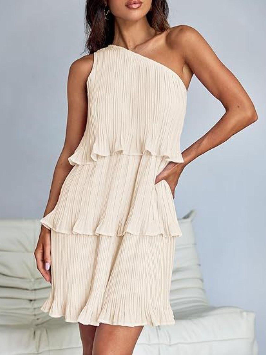 Vestido mini con un solo hombro y capas
