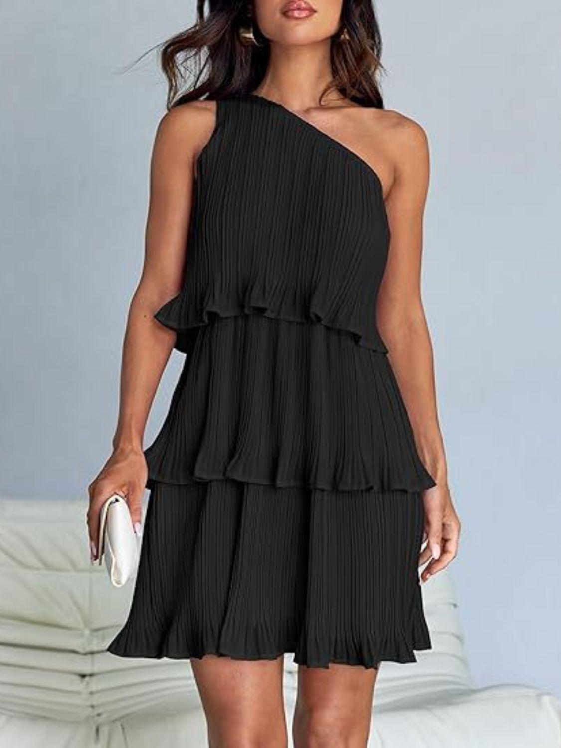 Vestido mini con un solo hombro y capas