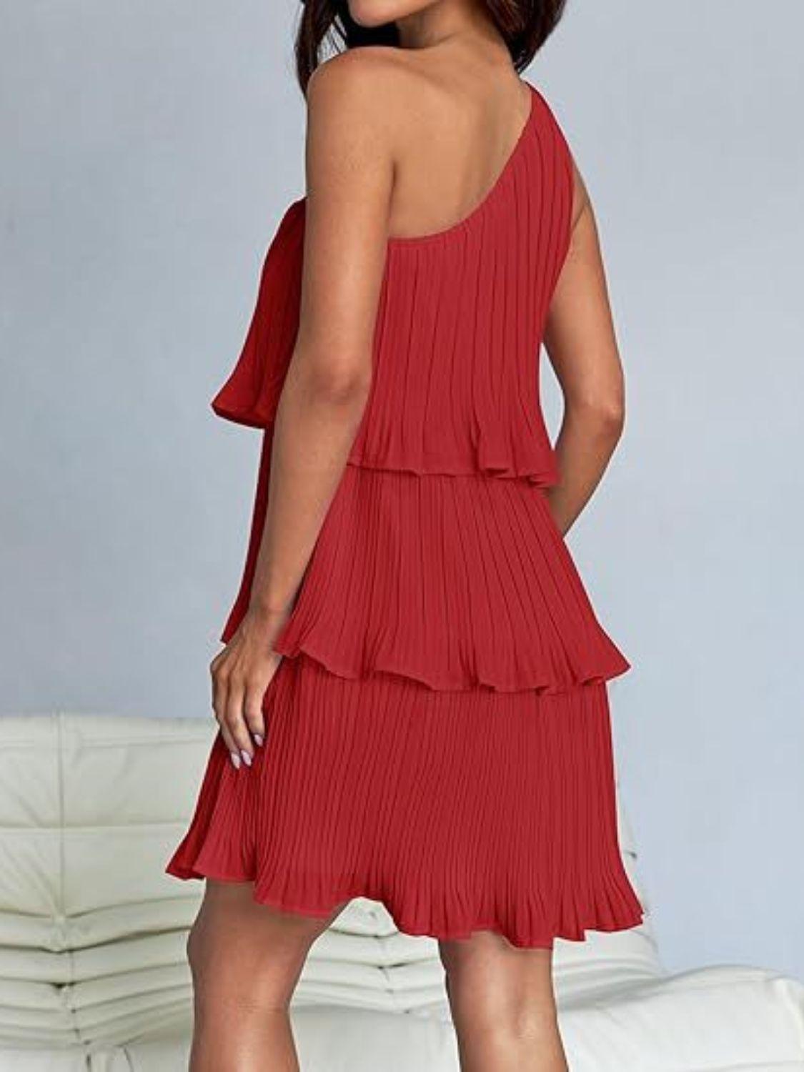 Vestido mini con un solo hombro y capas