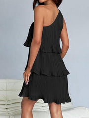 Vestido mini con un solo hombro y capas