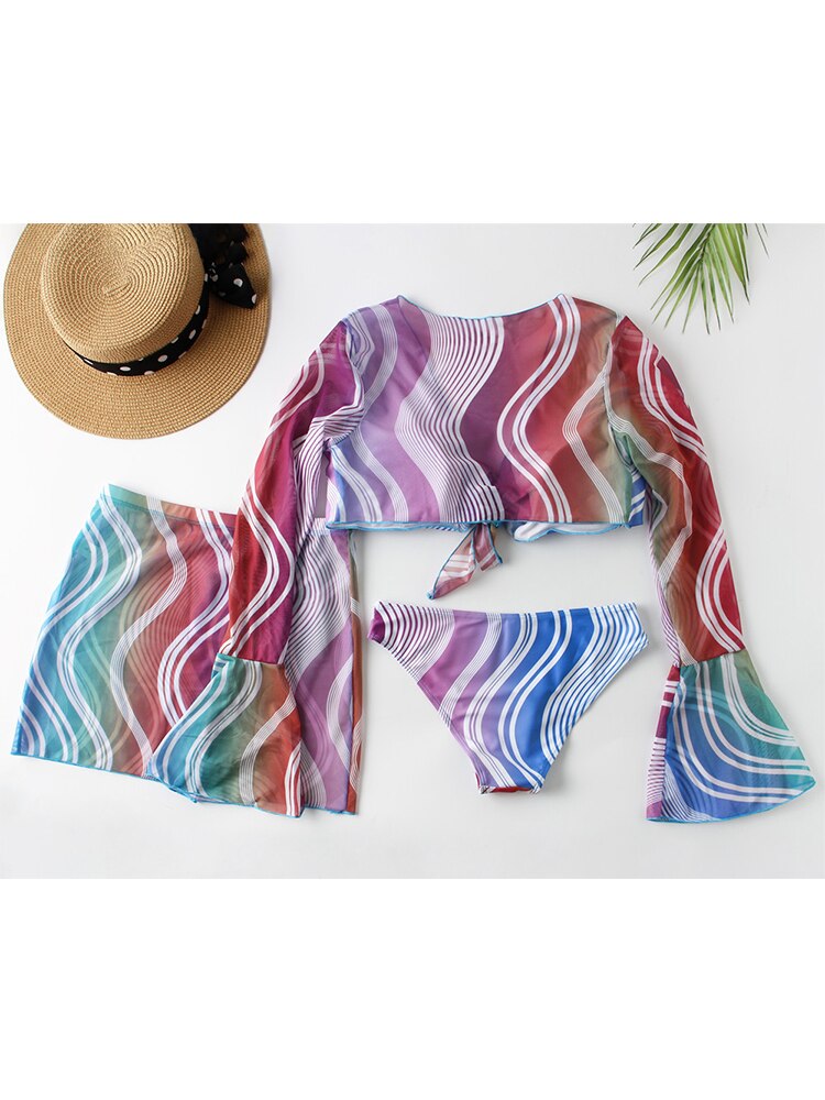 Conjunto de bikini de tres piezas con falda de playa