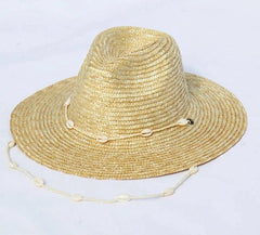 Strandhüte mit Muschelperlen und Kette