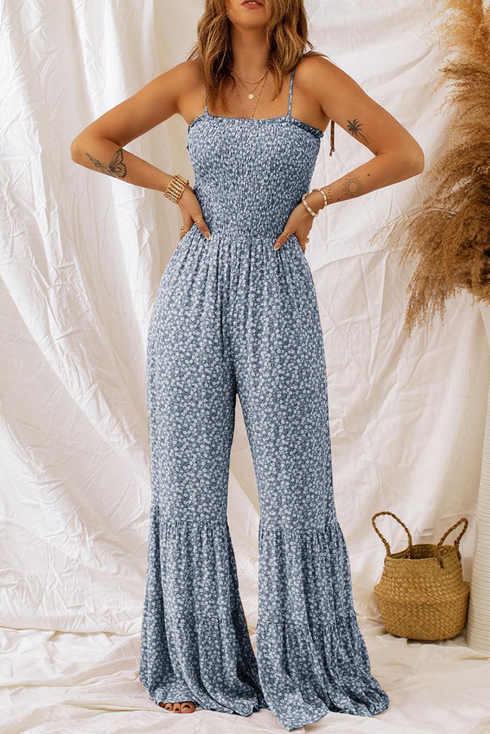 Jumpsuit mit gesmokten, bedruckten Trägern und breiten Trägern