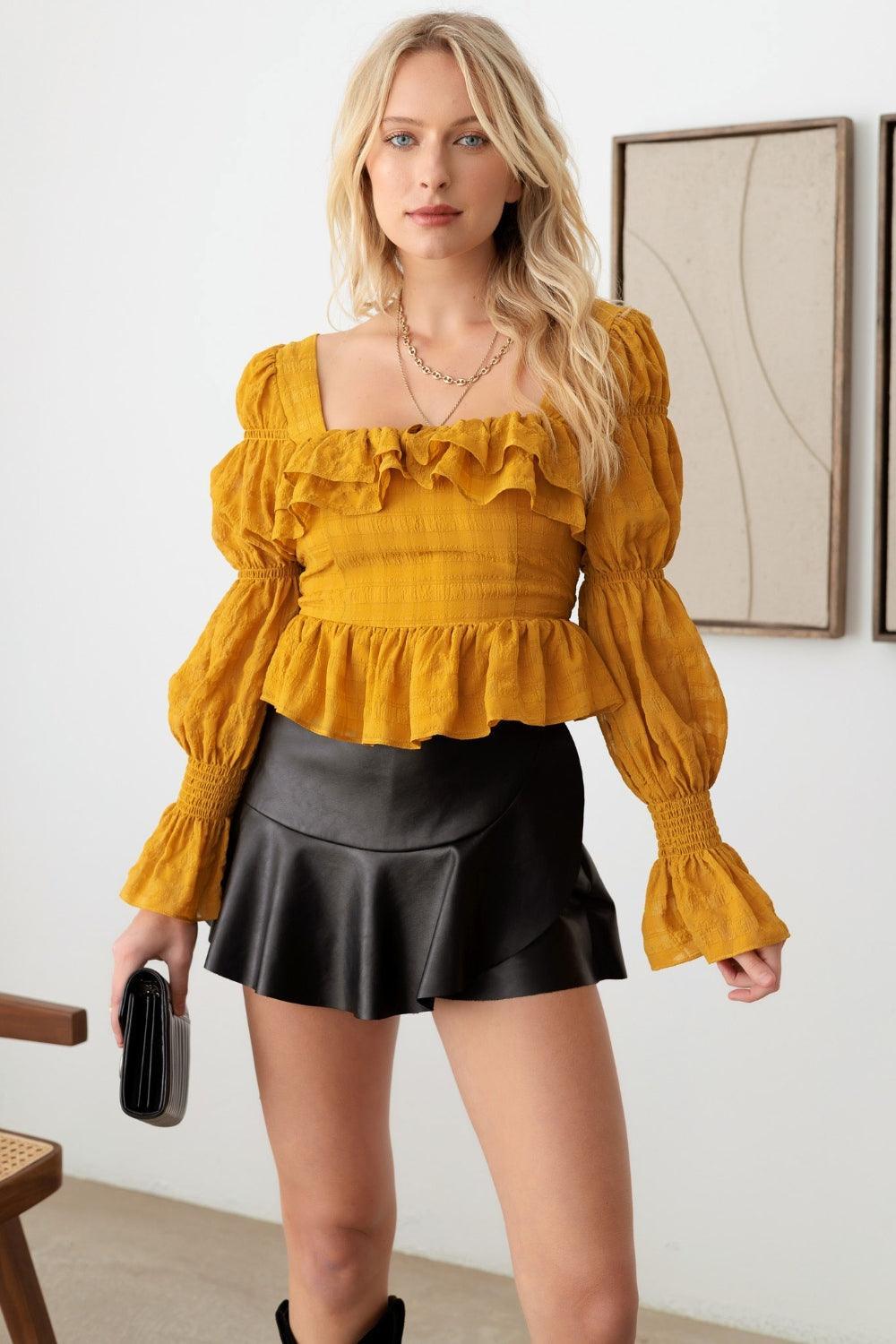 Blusa de manga larga con frunces y frunces estilo boho de Tasha Apparel