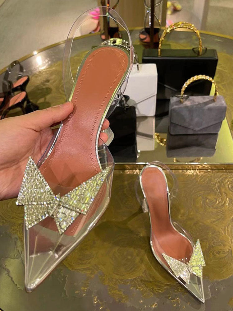 Tacones transparentes con mariposas y diamantes de imitación