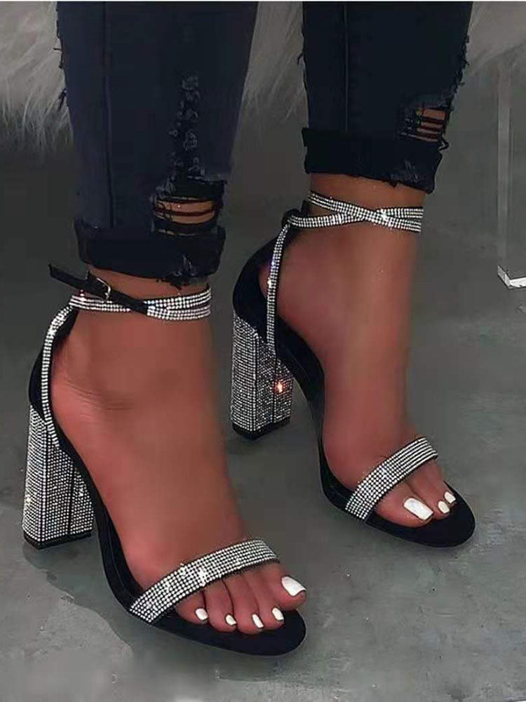 Tacones envolventes con lentejuelas y diamantes de imitación