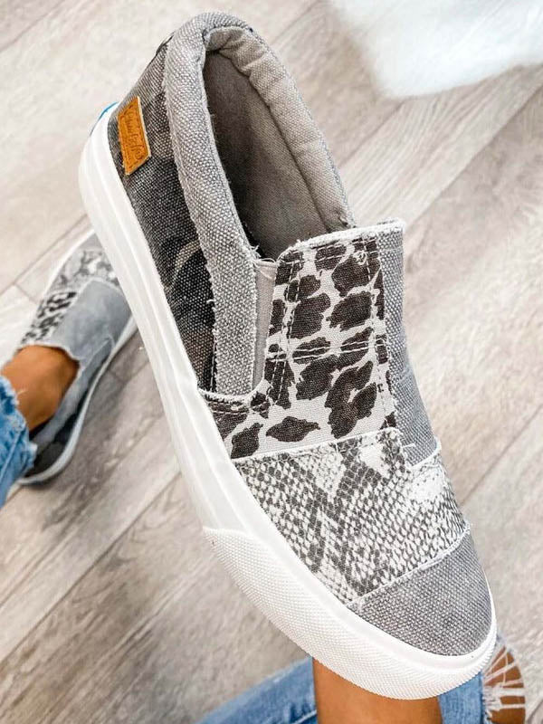 Zapatillas de lona sin cordones con estampado de leopardo y serpiente