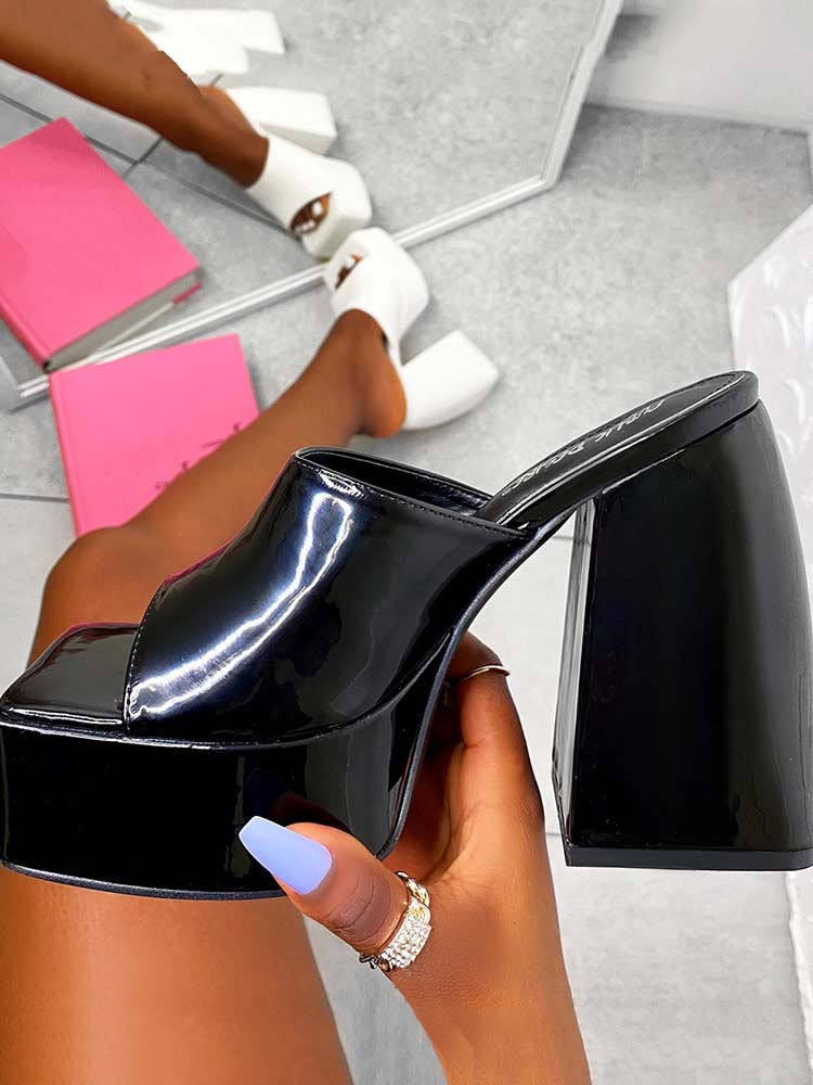 Square Toe Chunky Heel Sandal