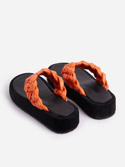 Lässige geflochtene Flip-Flops-Sandalen