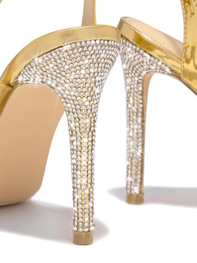 Tacones de punta puntiaguda con diamantes de imitación