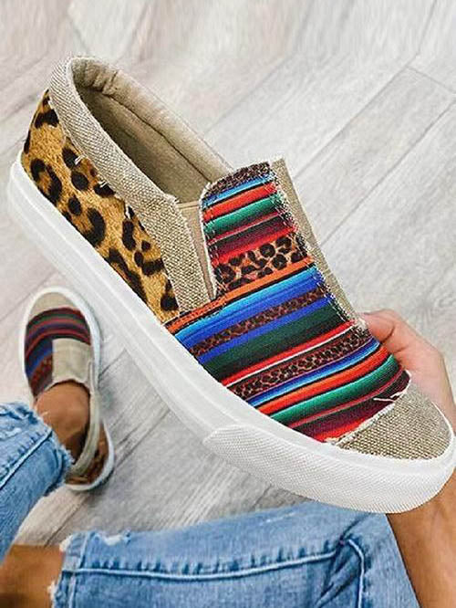 Zapatillas de lona sin cordones con estampado de leopardo y serpiente