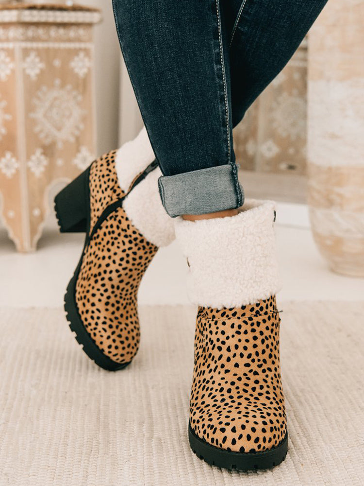 Stiefel mit Leopardenmuster und klobigem Absatz