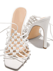 Gehäkelte High Heels mit Schnürung