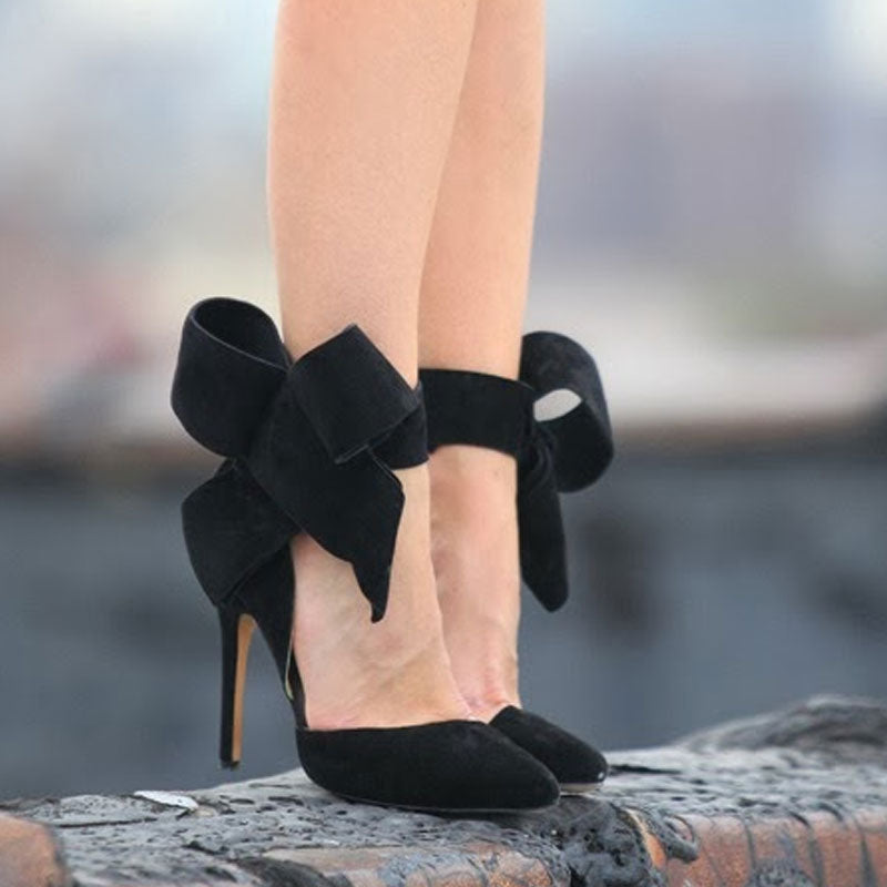 Vintage Wildleder Stiletto Heels mit spitzer Spitze und Knöchelriemen - Schwarz
